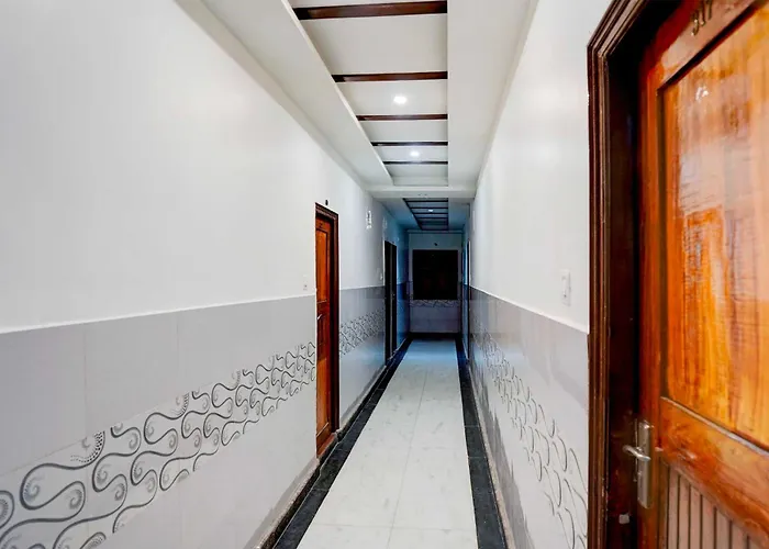 Townhouse Bada Chauraha Metro Station Kanpur