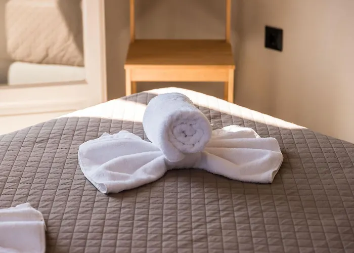 Paradise Hotel (Adults Only)