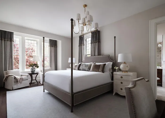 86 State Circle - Luxury Boutique Hotel