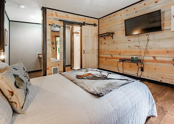 Lake Village Lodge