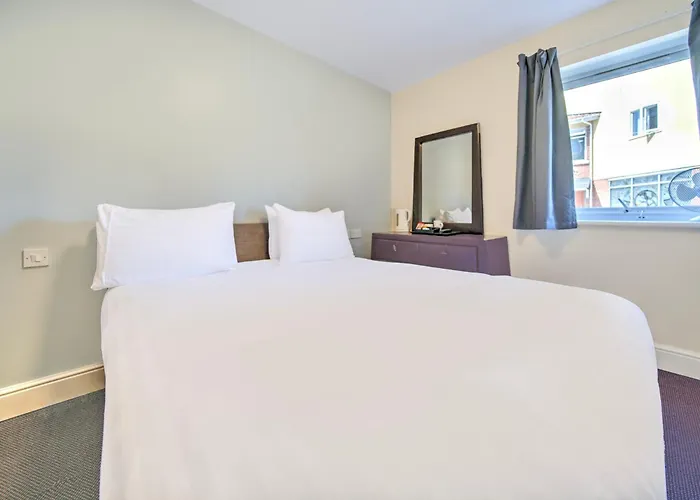 Go2 Gloucester Hotel By Oyo