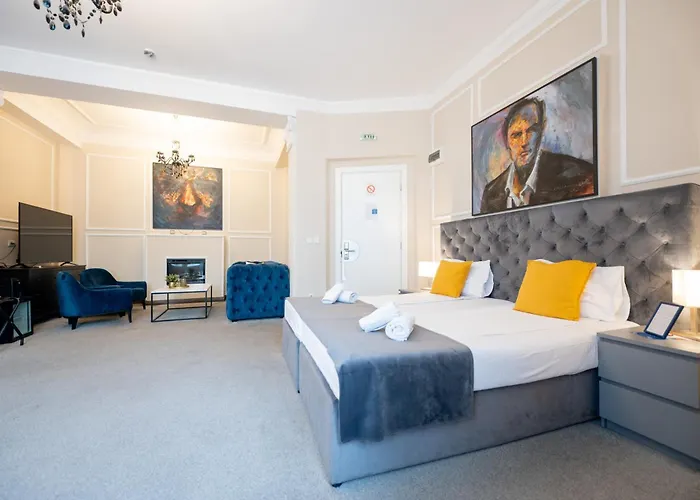 Kings Palace Suites
