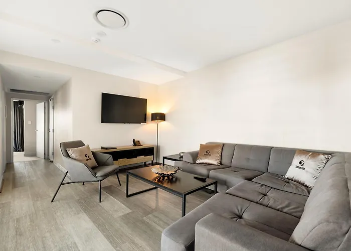 Jephson Hotel & Apartments