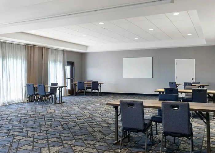 Courtyard By Marriott St. Louis St. Peters
