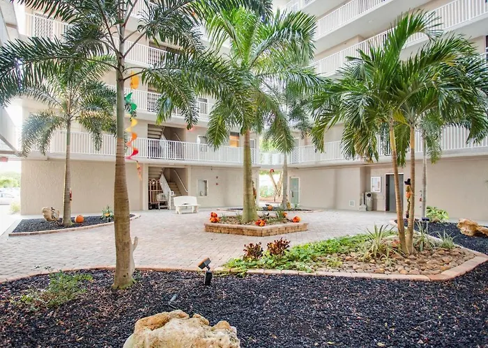 Bonita Beach And Tennis Club