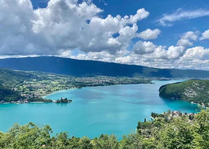 Bergerie Loft Apartment With Panoramic Lake