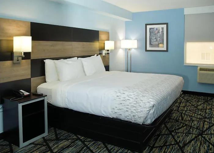 Clarion Pointe Jacksonville Near Camp Lejeune
