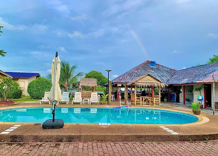 Water'S Edge Resort ,