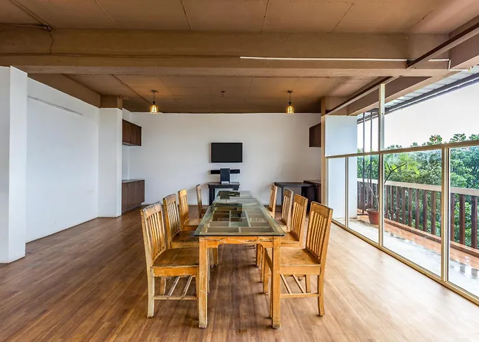 Hotel Acacia Yelahanka