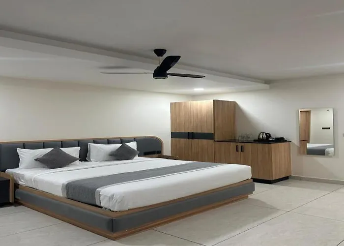 Aditi Hotel And Banquets