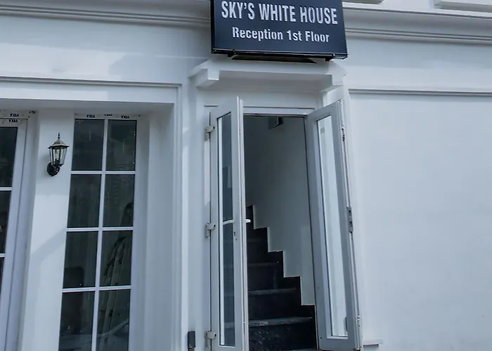 Hotel O Sky White House