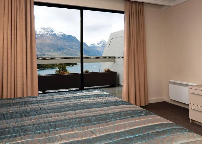 Copthorne Hotel & Apartments Queenstown Lakeview