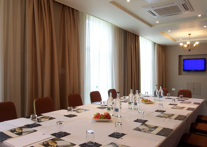 Humber Royal Hotel