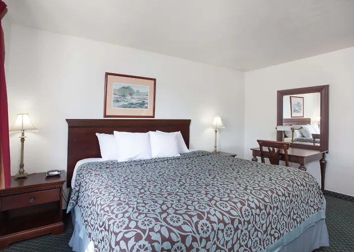 Days Inn By Wyndham Orange Anaheim