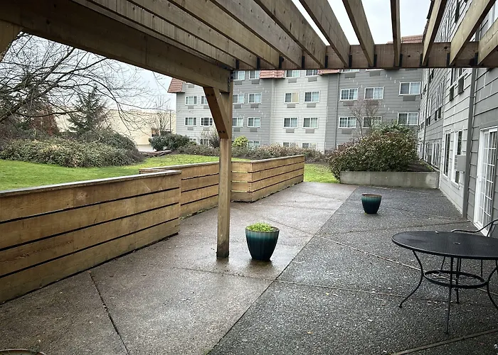 Country Inn & Suites By Radisson, Delta Park North Portland