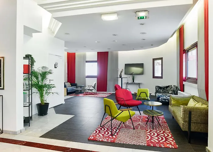 B&B HOTEL Saint-Quentin-en-Yvelines Centre Gare