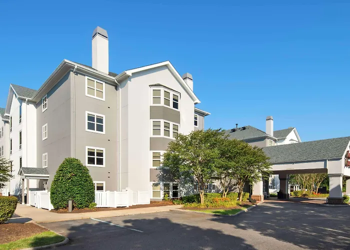 Hampton Inn & Suites Newport News-Airport - Oyster Point Area