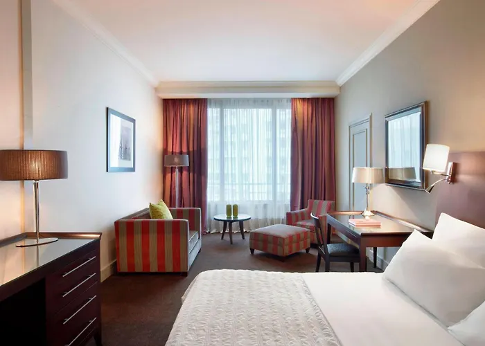 Le Meridien Beach Plaza