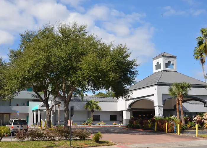 Opal Hotel & Suites (Adults Only)