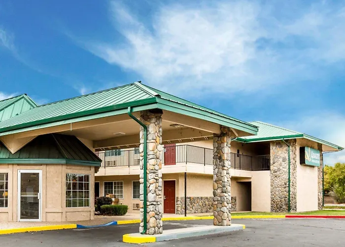 Quality Inn & Suites Minden