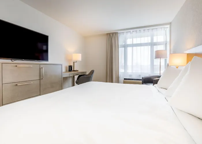 Chateau Repotel Duplessis Airport