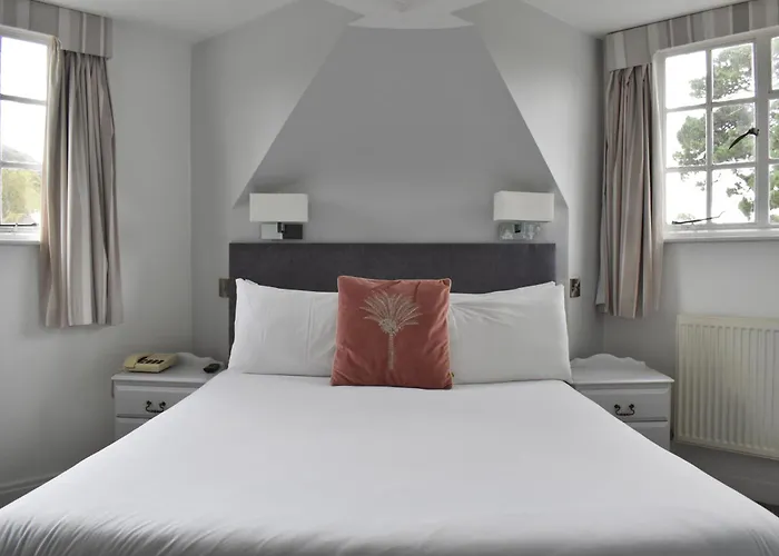 Hunters Moon Hotel