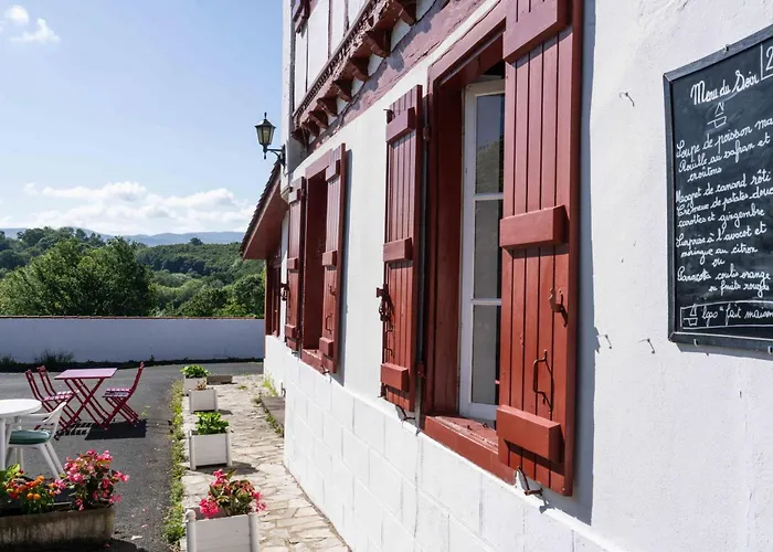Logis Hôtel Baratxartea