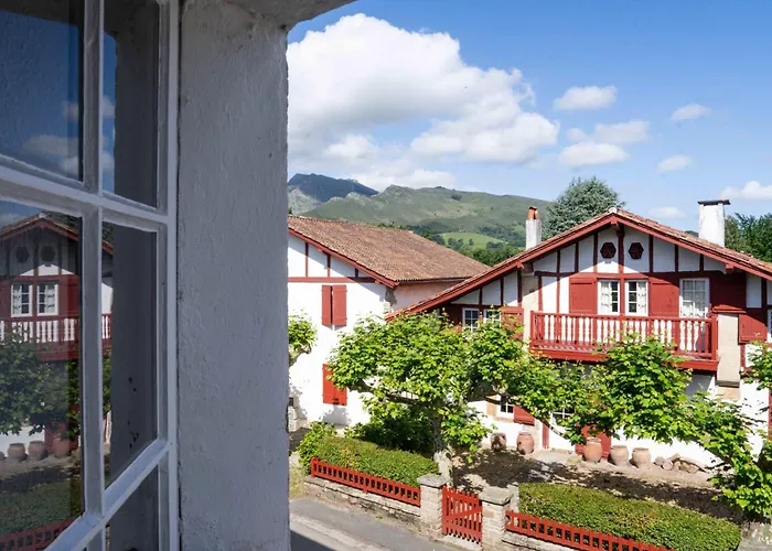 Logis Hôtel Baratxartea