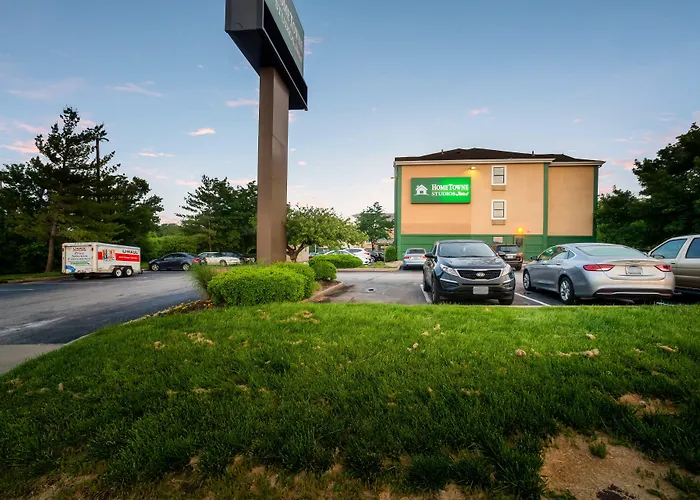 Hometowne Studios By Red Roof St. Louis - Airport/ N Lindbergh