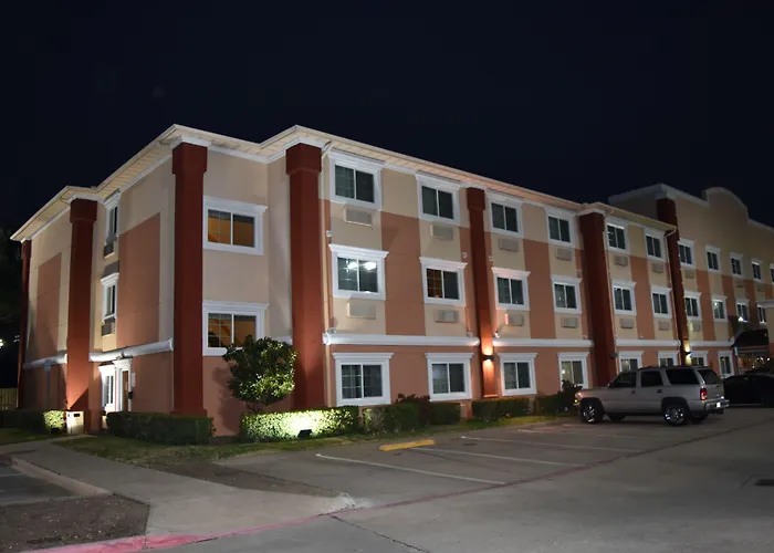 Baymont By Wyndham Dallas/ Love Field