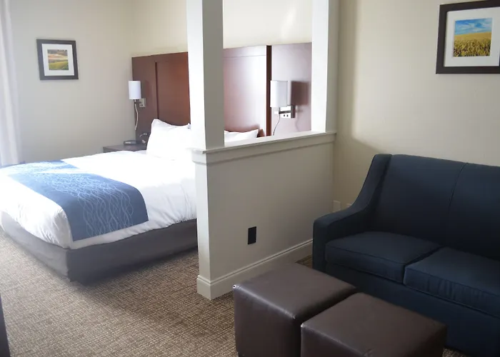 Comfort Inn & Suites Junction City - Near Fort Riley