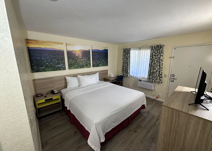 Days Inn By Wyndham San Marcos
