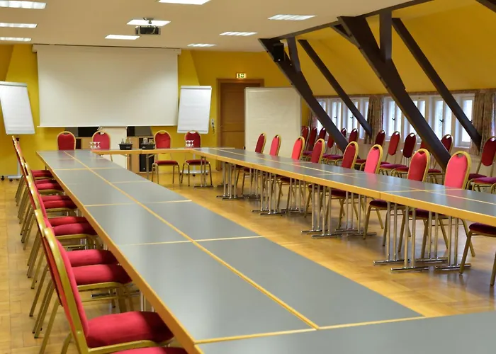 Land- Und Golfhotel Alte Fliegerschule