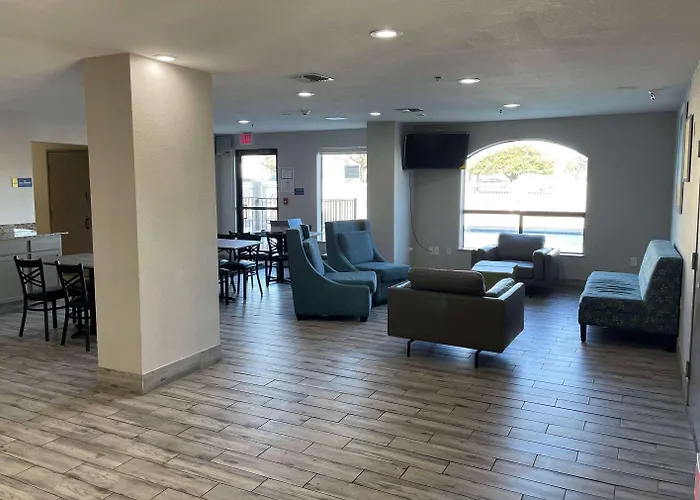 Days Inn By Wyndham Dallas Garland West