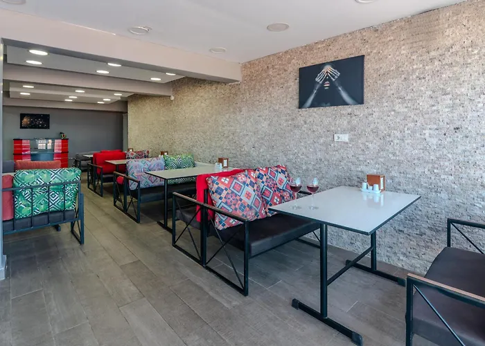 Airport Black Sea Hotel & Restaurant