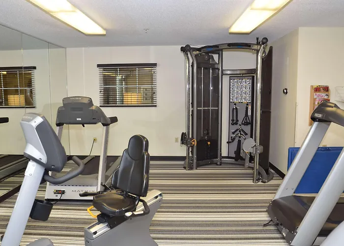 Sonesta Simply Suites Detroit Warren