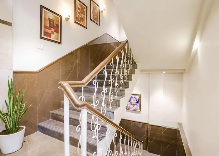Fabhotel Springs Lodging - Meera Road