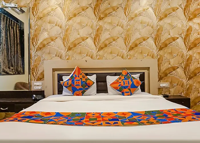 Hotel Shades Of Royal