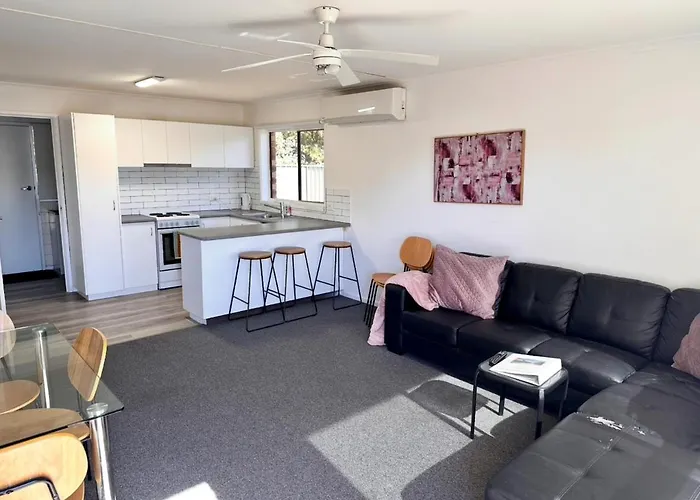 Sunny Shackell - Echuca Moama Holiday Accommodation