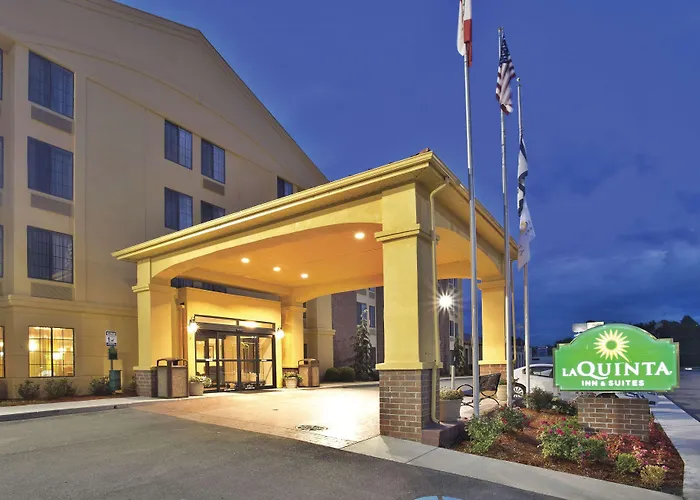 La Quinta Inn & Suites - New River Gorge National Park