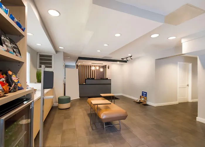 Sonesta Simply Suites Falls Church