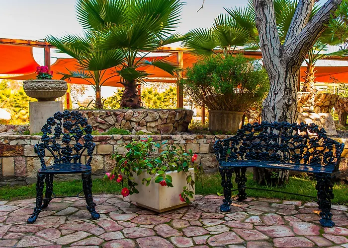 Hotel Y Centro De Eventos Manquehue Las Condes