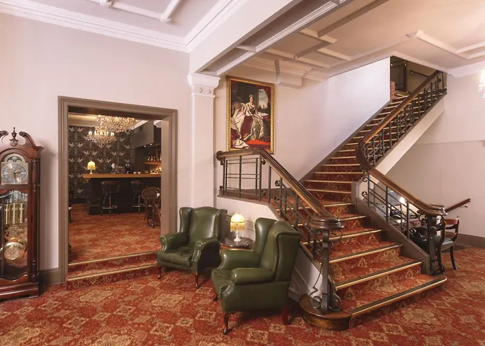 Hadley'S Orient Hotel