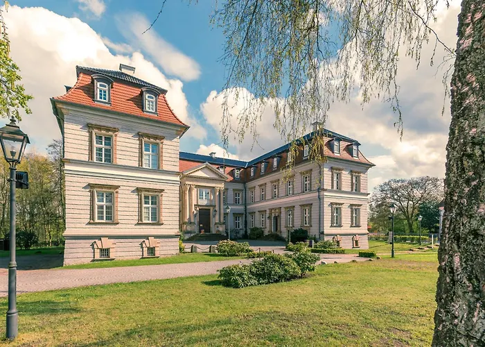 Sunday Hotel Schloss Neustadt Glewe