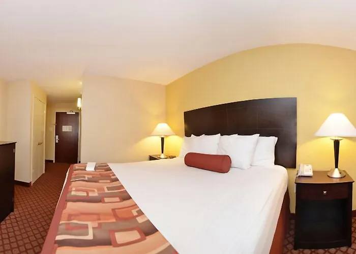 Best Western Plus Parkway Hotel