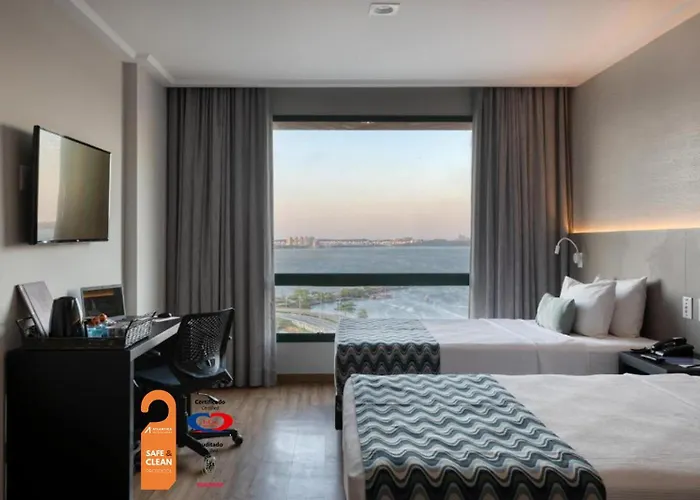 Comfort Suites Vitoria