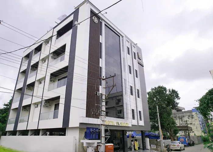 Hotel V R Grand