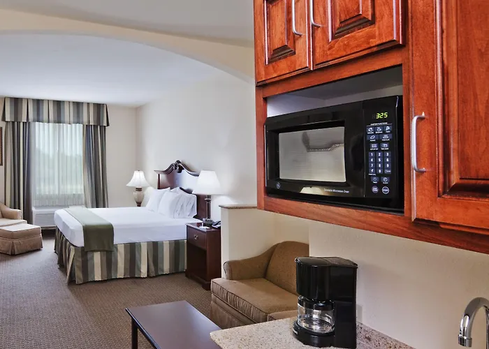 Holiday Inn Express Hotel & Suites Woodward Hwy 270 By Ihg