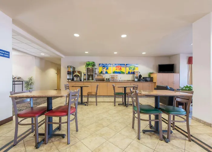 Microtel Inn & Suites By Wyndham Altus