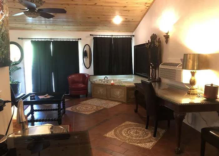 Echo Canyon Spa Resort (Adults Only)